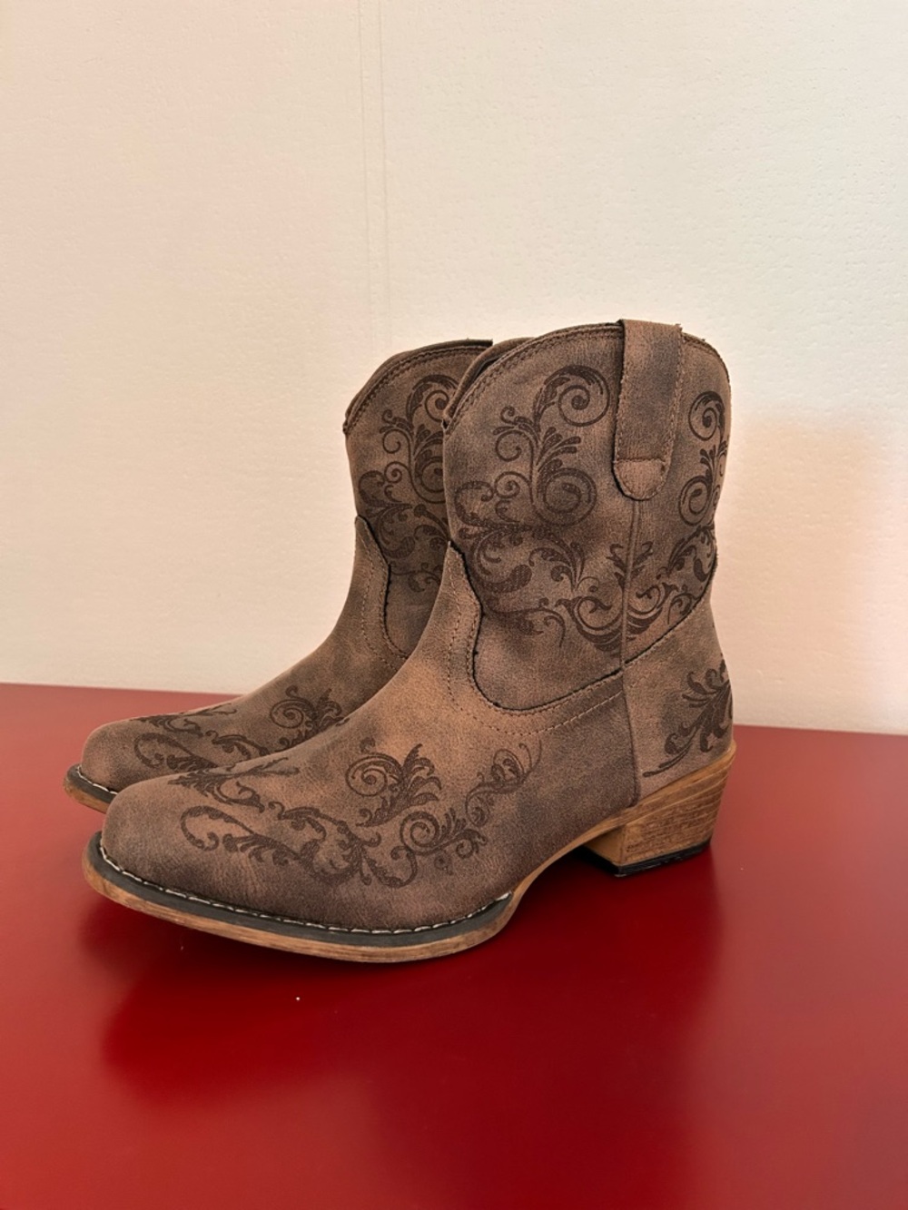 Roper Women’s Short Stuff Brown Embroidered Western Boots   Size 7